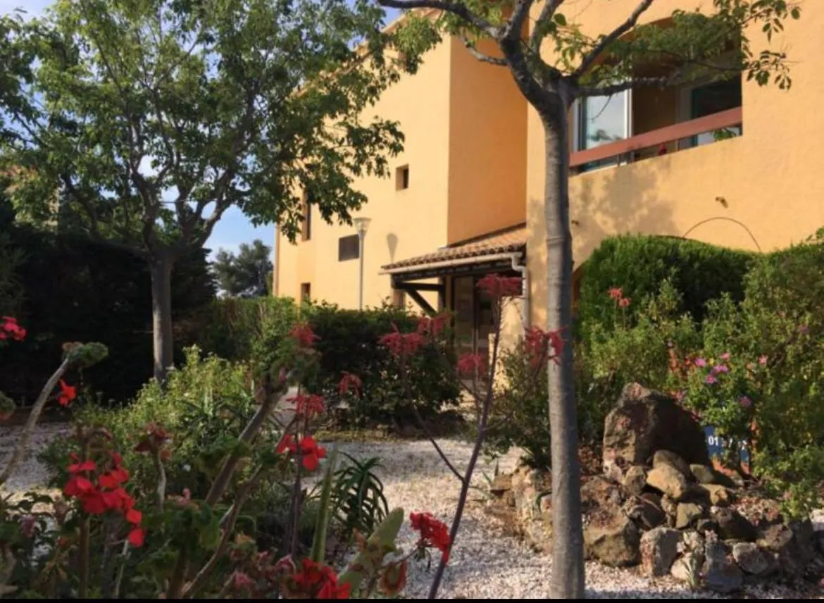 Apartment Studio Renove Balcon Ensoleille Et Calme La Londe-les-Maures