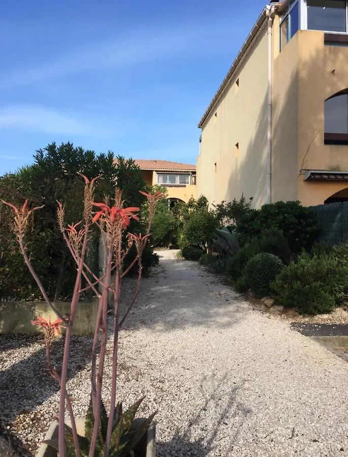 Apartment Studio Renove Balcon Ensoleille Et Calme La Londe-les-Maures