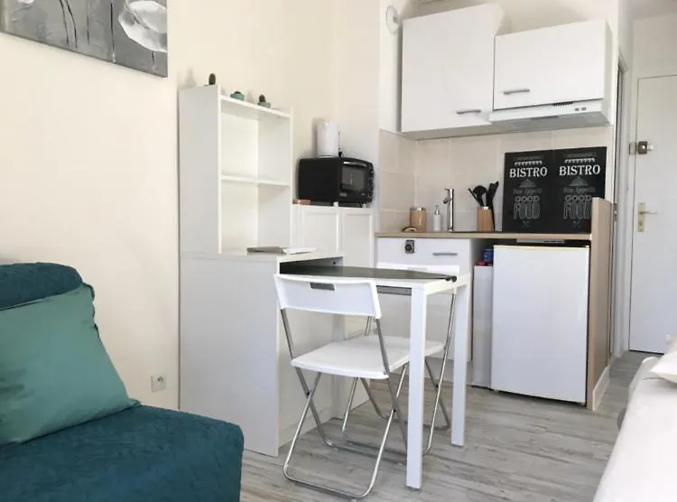 Studio Renove Balcon Ensoleille Et Calme La Londe-les-Maures Apartment