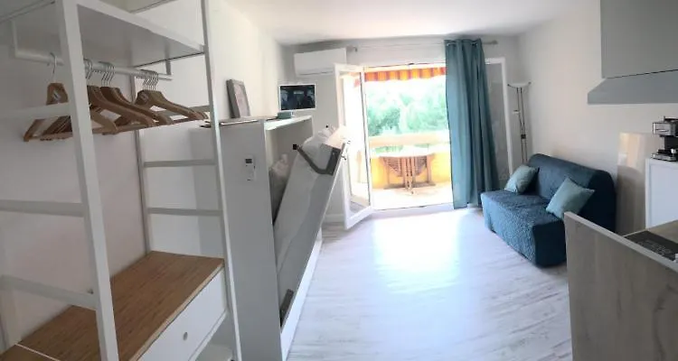 Studio Renove Balcon Ensoleille Et Calme La Londe-les-Maures Apartment